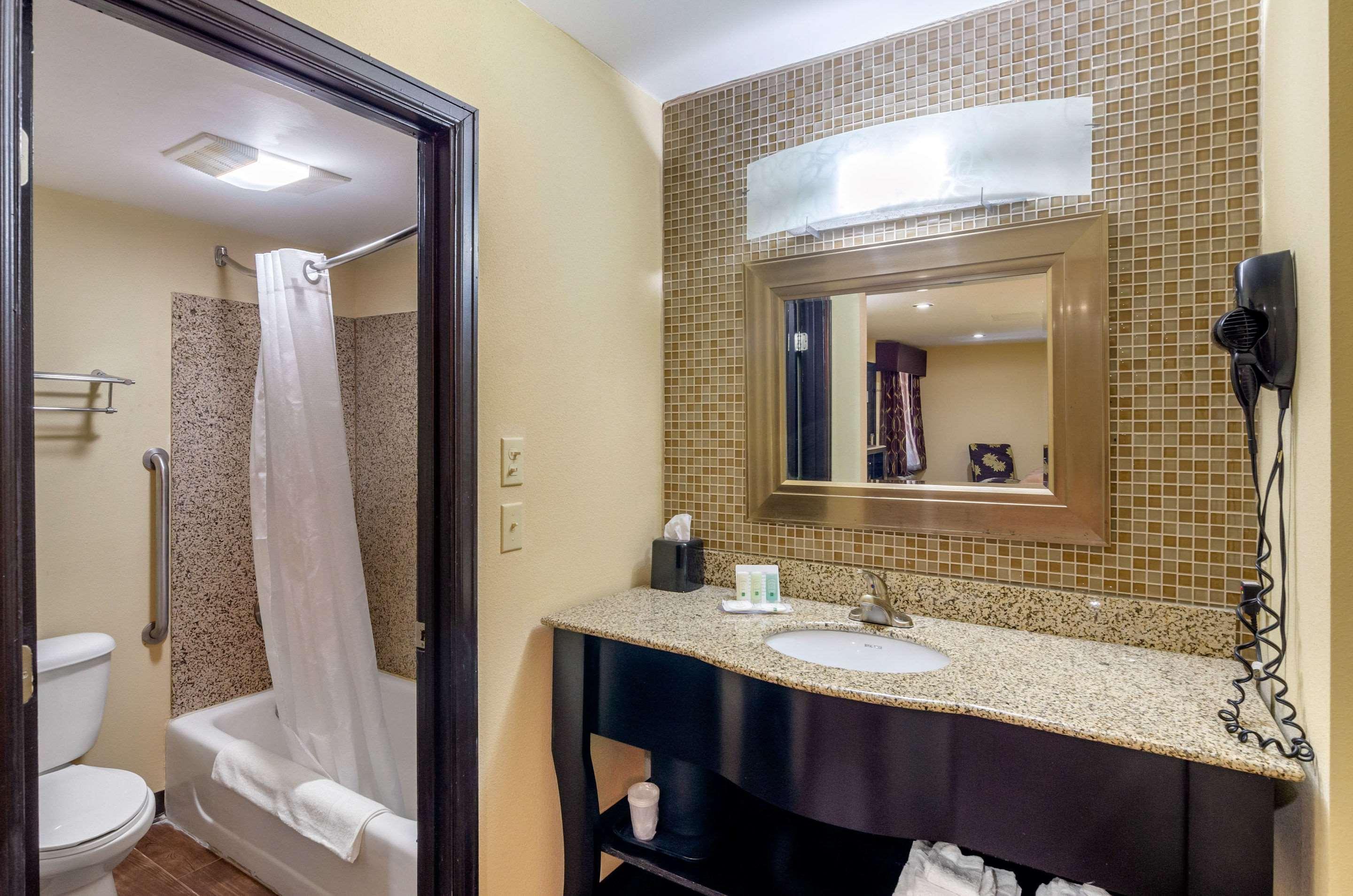 Quality Inn Covington Exterior photo